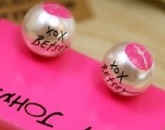 Brinco de Pérola XOX Betsey Johnson